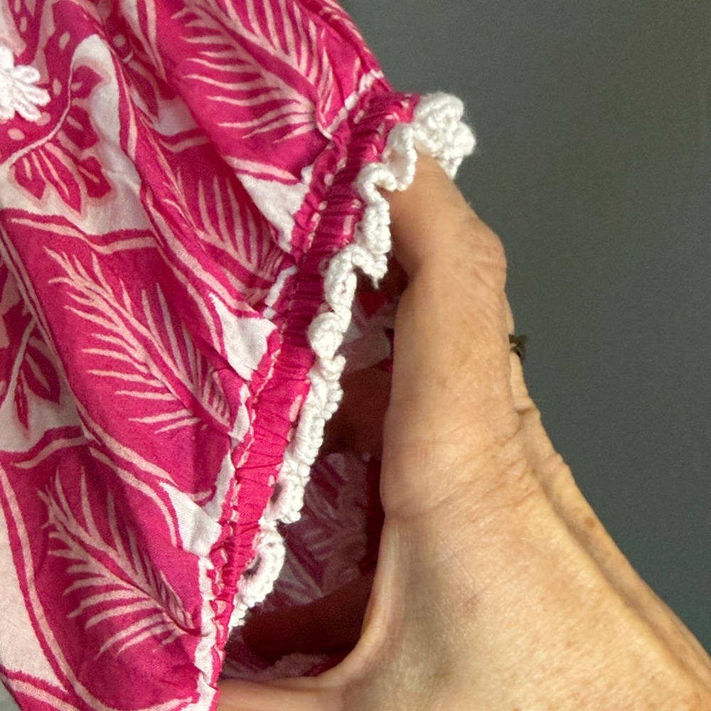 FARM Rio Hot Pink & White Floral Cropped Peasant Top - Picture 6 of 9